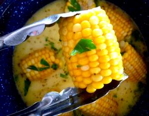 100 G Cooked Corn with Cream Sauce (made with Milk, from Frozen)