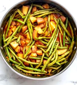 100 G Cooked Green Beans and Potatoes (Fat Not Added in Cooking)