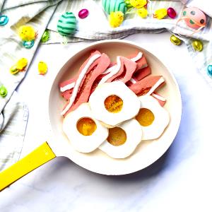 100 G Egg and Bacon on Biscuit