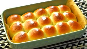 100 G Egg Dinner Rolls