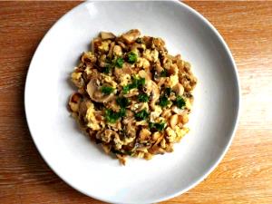 100 G Egg Omelet or Scrambled Egg with Sausage and Mushrooms