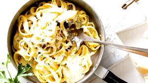 100 G Fettuccine Alfredo