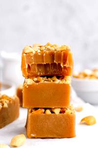100 G Fudge Type Thick Peanut Butter Topping