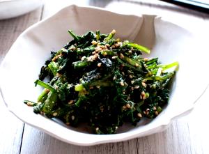 100 G Garland Chrysanthemum (Without Salt, Drained, Cooked, Boiled)