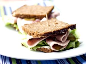100 G Ham Sandwich with Lettuce and Spread