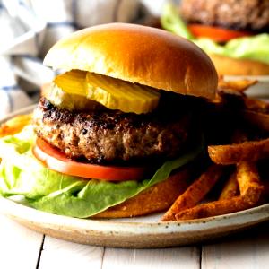100 G Hamburger (Large, Triple Patty with Condiments)