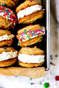 100 G Ice Cream Cookie Sandwich