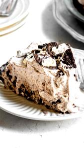 100 G Ice Cream Pie with Cookie Crust, Fudge Topping and Whipped Cream