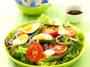 100 G Lettuce Salad with Egg, Tomato, and/or Carrots