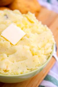 100 G Mashed Potato made with Sour Cream and/or Cream Cheese and Fat (from Fresh)