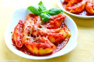 100 G Meatless Cheese Filled Stuffed Shells with Tomato Sauce