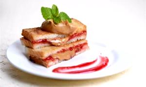 100 G Peanut Butter and Jelly Sandwich