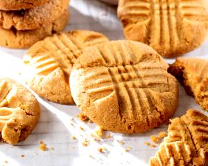 100 G Peanut Butter Cookies (From Recipe)
