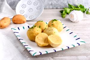 100 G Potato or Cheese Filled Dumpling