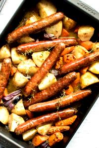 100 G Sausage, Potatoes and Vegetables in Gravy (Including Carrots, Broccoli, and/or Dark-Green Leafy, Mixture)