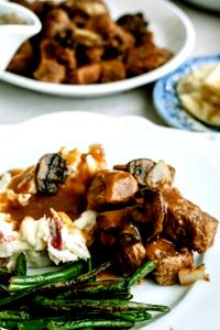 100 G Sirloin Tips with Gravy, Potatoes and Vegetable (Frozen Meal)