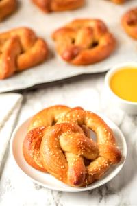 100 G Soft Pretzels