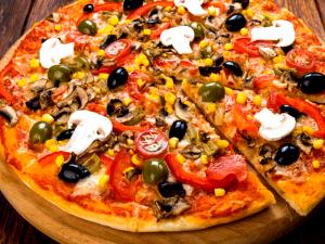 100 G Thin Crust Pizza with Meat and Vegetables