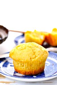 100 G Toasted Round Stick Cornbread Muffin
