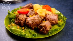 100 G Turkey Neck Meat (Cooked, Simmered)
