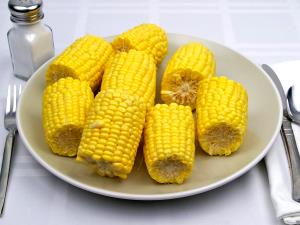 100 G White Sweet Corn (Kernels On Cob, with Salt, Frozen, Drained, Cooked, Boiled)