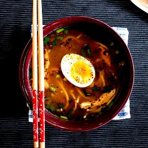 100 G Yat Ga Mein with Meat, Fish or Poultry