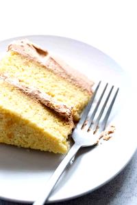 100 G Yellow Cake with Icing (Home Recipe or Purchased)