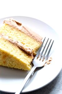 100 G Yellow Cake without Icing (Home Recipe or Purchased)
