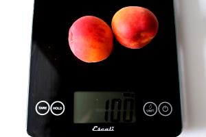 100 Grams Apricot, Fresh, Pitted