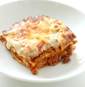 100 Grams Lasagna With Meat Sauce