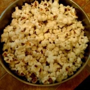 100 Grams Popcorn, White, Air Popped, Unsalted