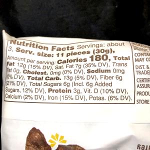 11 pieces (30 g) Organic Dark Chocolate Covered Whole Cocoa Beans