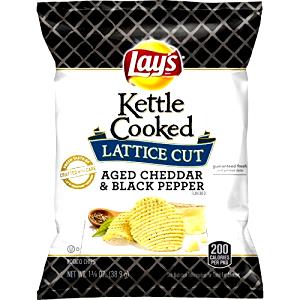 13 chips (1 oz) Lattice Cut Aged Cheddar & Black Pepper