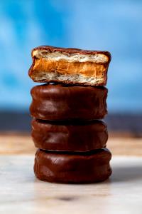 1.3 Oz Sandwich Cookie Bite, Milk Chocolate Covered Peanut Butter