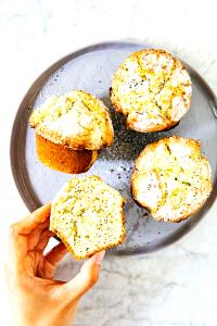 137 Grams Lemon Poppyseed Muffin