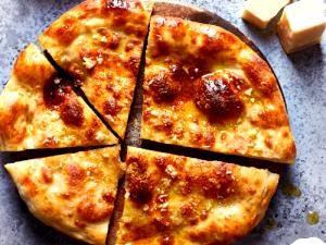 144 Grams Pizza, Garlic Bread, Four Cheese