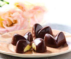 15 Pieces Chocolates With White Chocolate Lemon Filling