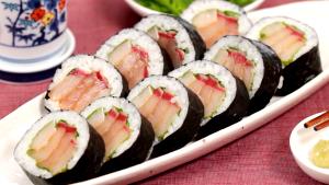 16 Pieces Sushi Small Roll, Yellowtail
