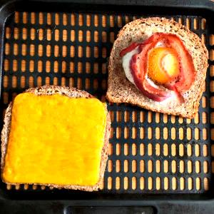 177 Grams Breakfast Sandwiches, Egg, Bacon, Cheddar