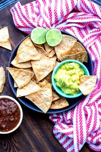 18 hips (28 g) Mini White Strips Tortilla Chips