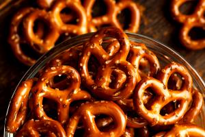 19 pretzels Pretzels