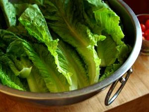 2 1/2 cups (85 g) Caesar Romaine Lettuce