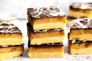 2/3 bar (80 g) Caramel Chocolate Shortbread