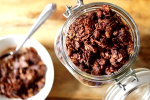 2/3 cup (55 g) Chocolate Granola with Dark Chocolate Pieces