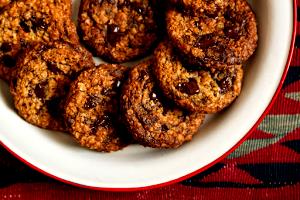 2/3 cup (87 g) Cookies & Cream Light Ice Cream