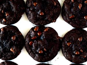 2/3 cup (95 g) Cookies & Cream Ice Cream