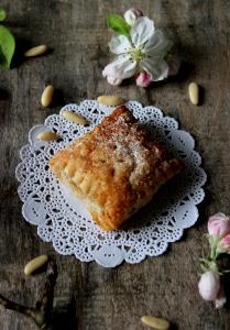 2 bites (44 g) Apple Strudel Bites