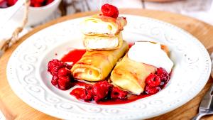 2 blintzes Cheese Blintzes
