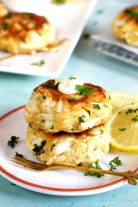 2 cakes Crab Cakes