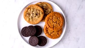 2 cookies (25 g) Chocolate Chip Sandwich Cookies